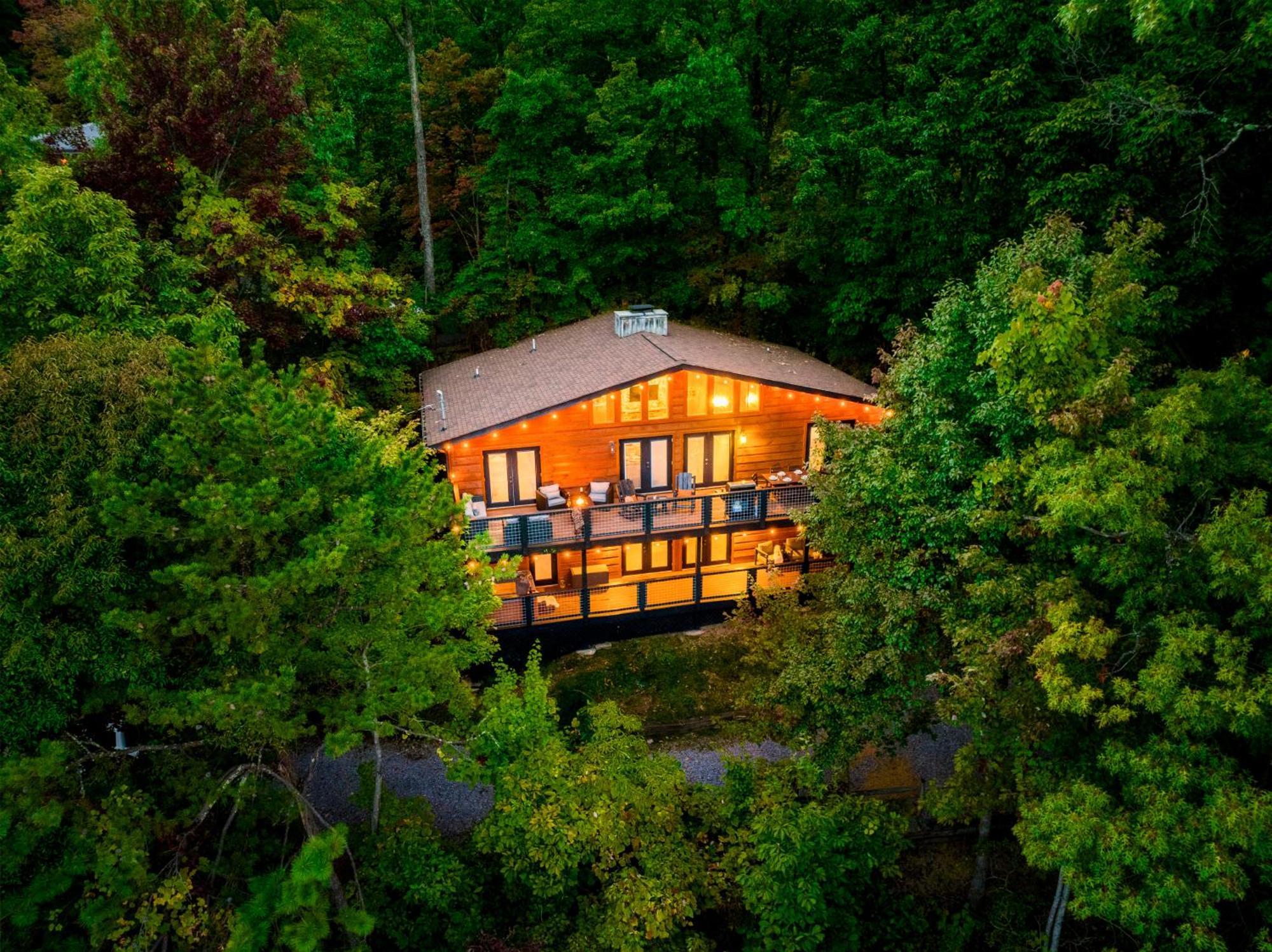 Woodhaven - Private - 3 Suites - Gorgeous Views - 3 Pools - Gamerm - Hottub - Lots Of Bears Gatlinburg Buitenkant foto