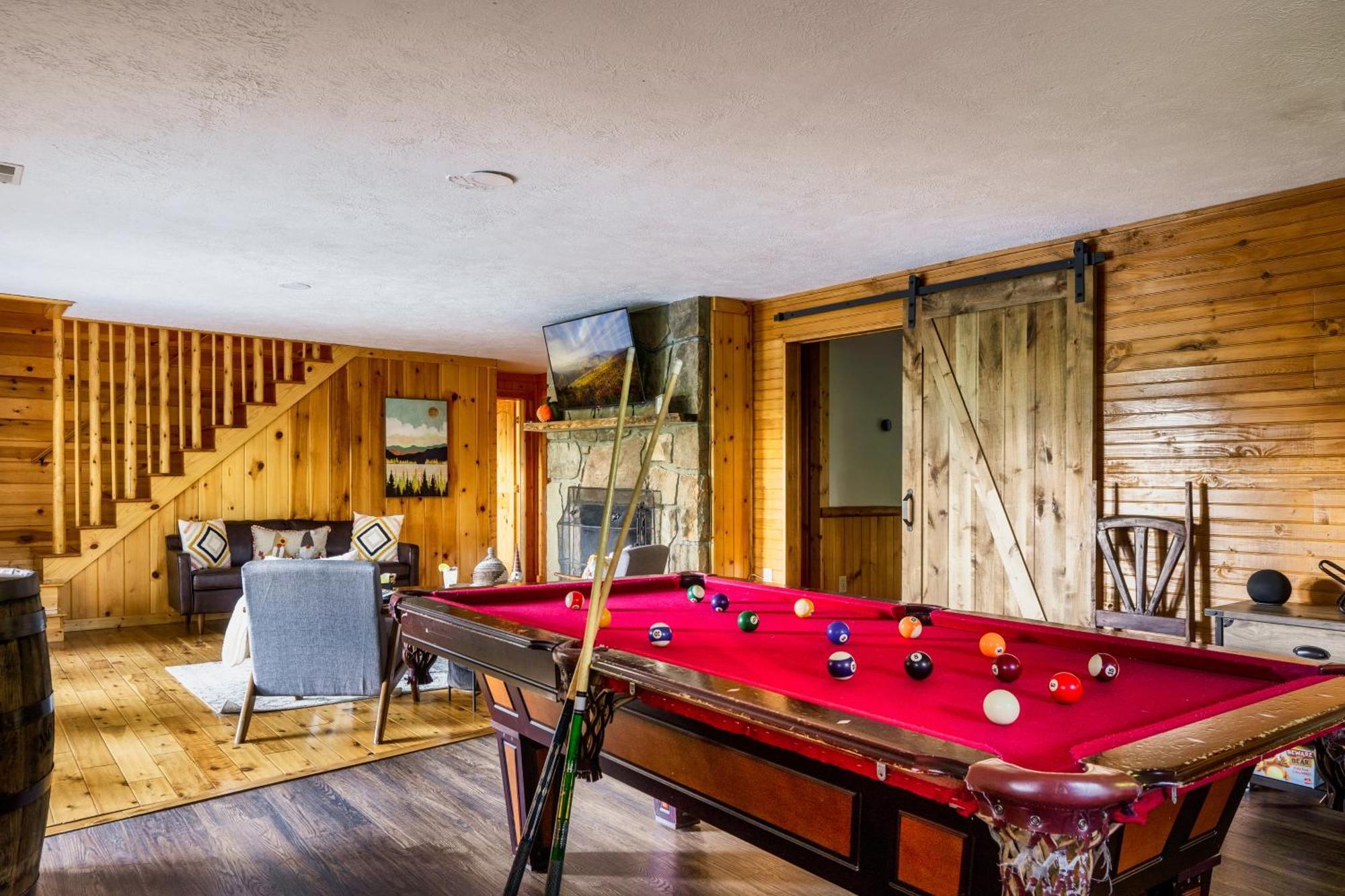 Woodhaven - Private - 3 Suites - Gorgeous Views - 3 Pools - Gamerm - Hottub - Lots Of Bears Gatlinburg Buitenkant foto