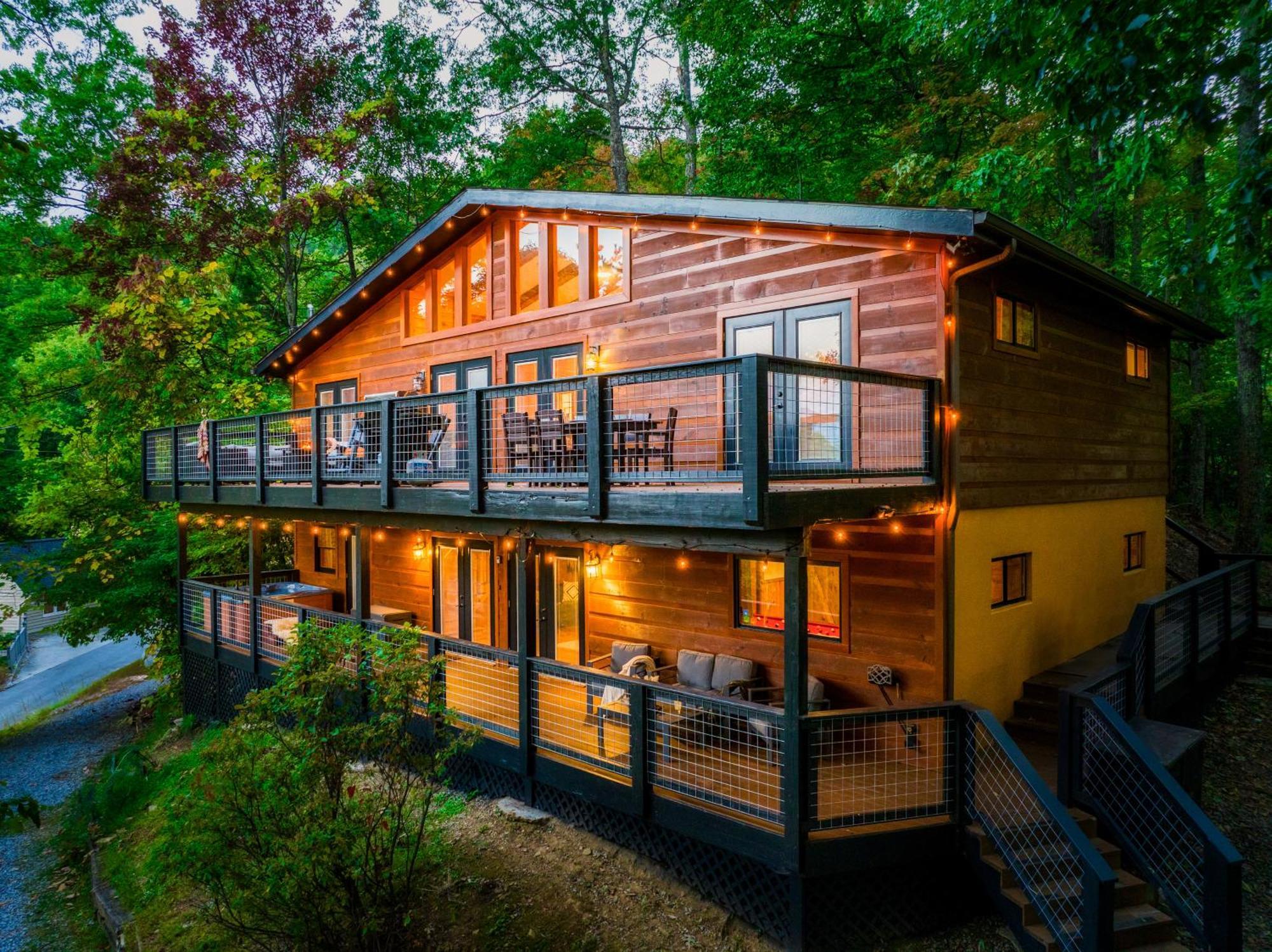 Woodhaven - Private - 3 Suites - Gorgeous Views - 3 Pools - Gamerm - Hottub - Lots Of Bears Gatlinburg Buitenkant foto