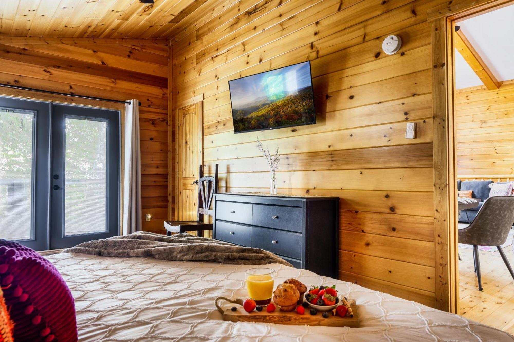 Woodhaven - Private - 3 Suites - Gorgeous Views - 3 Pools - Gamerm - Hottub - Lots Of Bears Gatlinburg Buitenkant foto